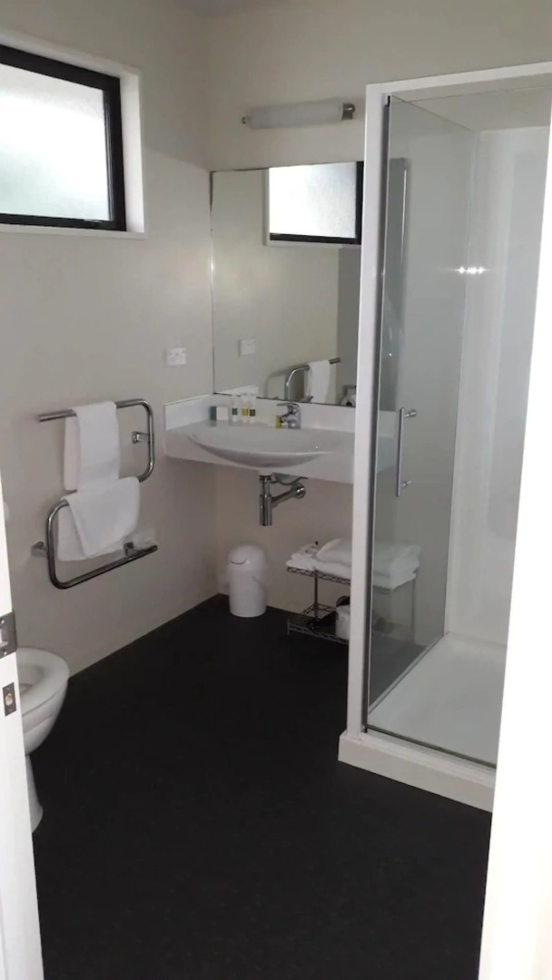 Curio Bay Salt House Motel