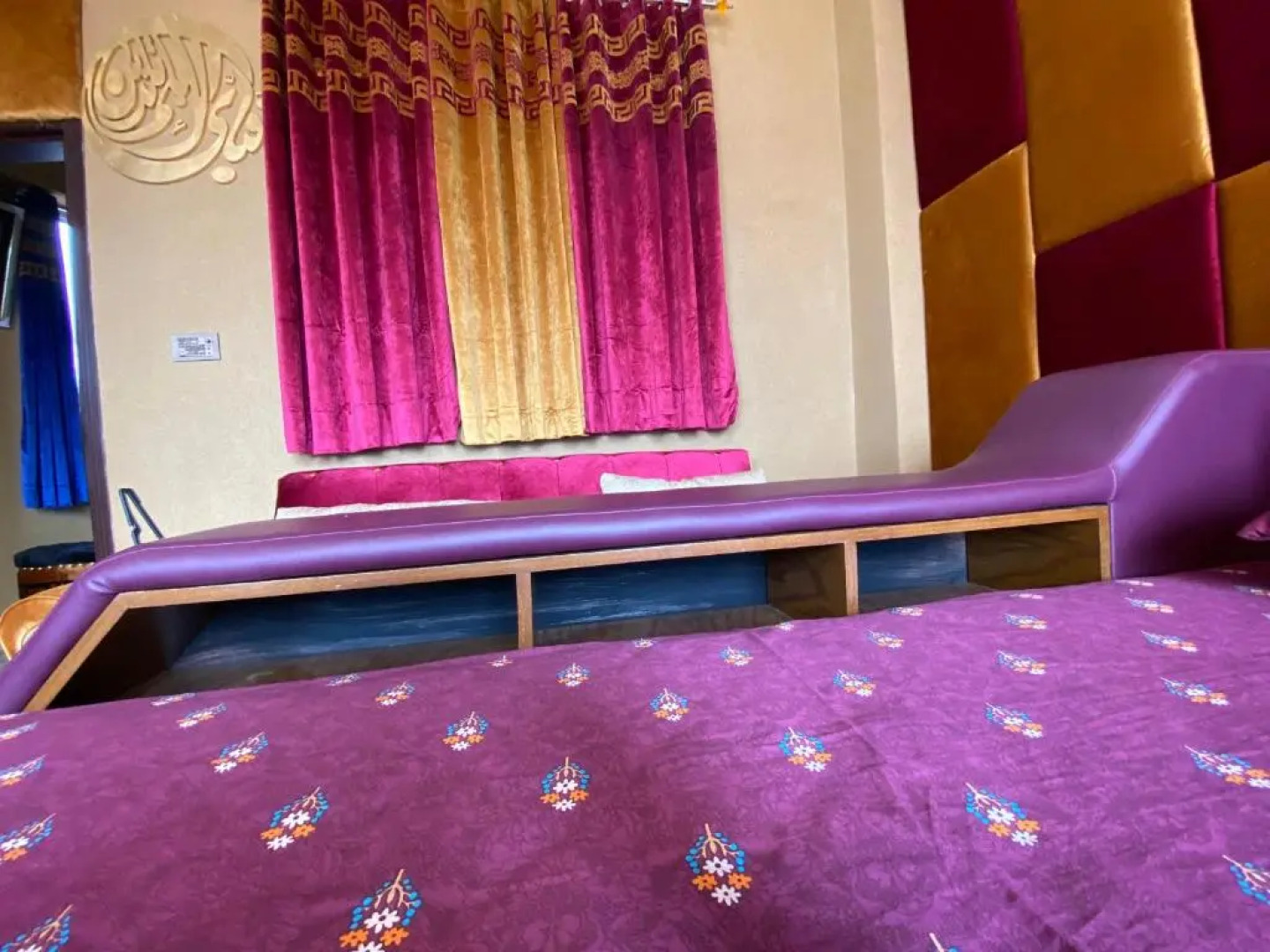 ALI Luxury & Executive Apartment Near PC Bhurban - Accommodation for 6 to 8 People-Only Families & Married People - Free Breakfast & Full Services