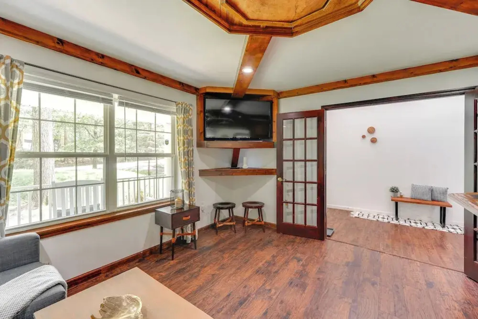 Tannersville House: Bar & Deck, 2 Mi to Ski Resort