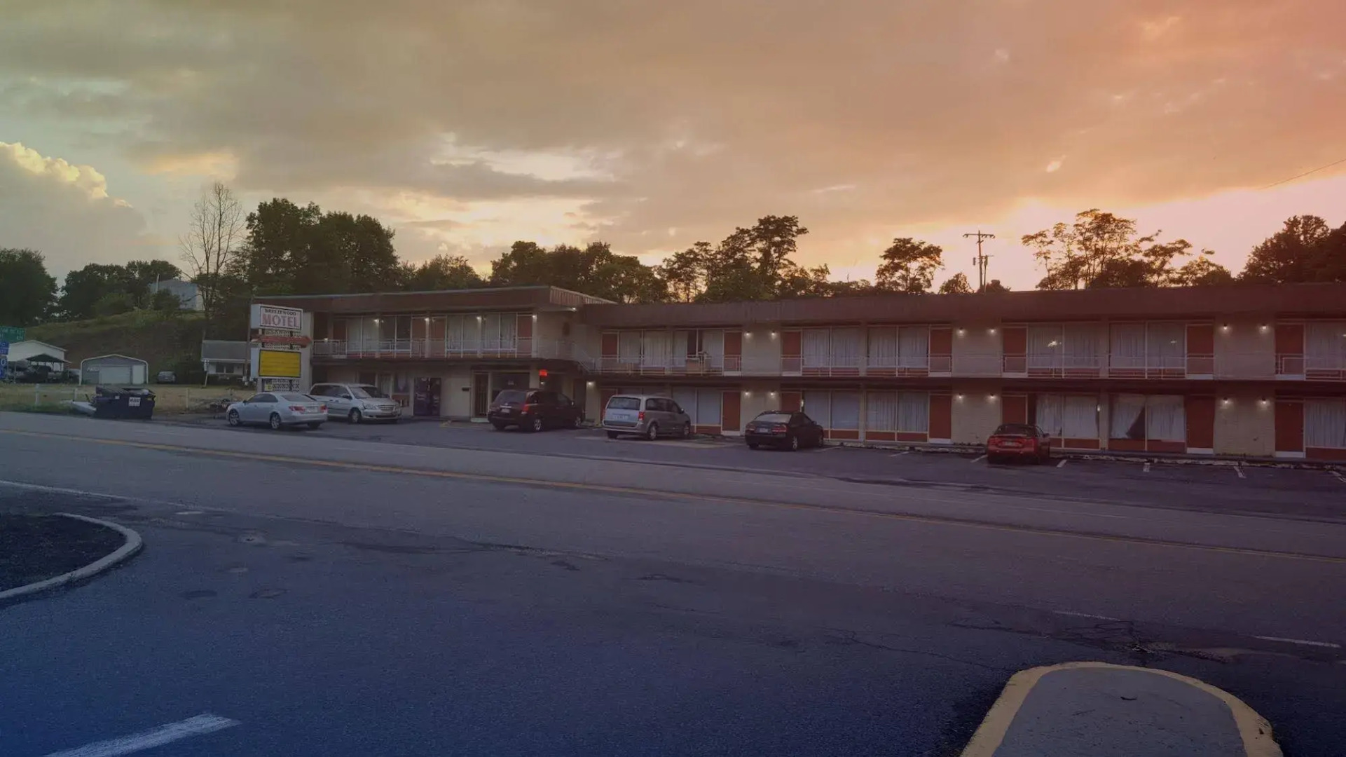 Breezwood Motel