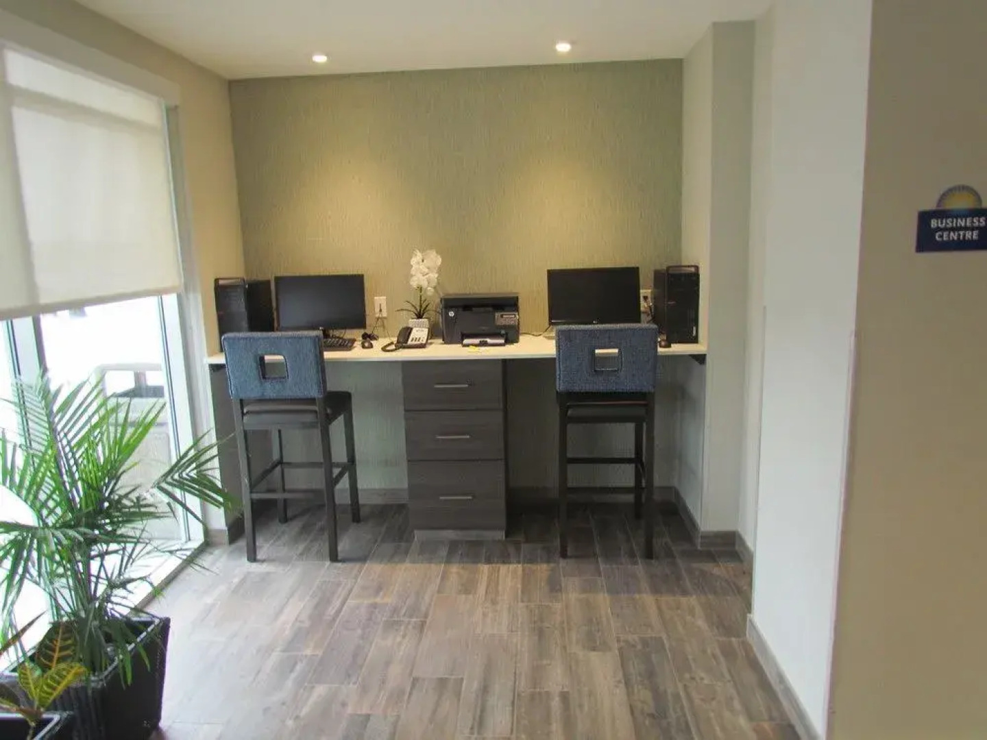 Days Inn and Suites Airdrie