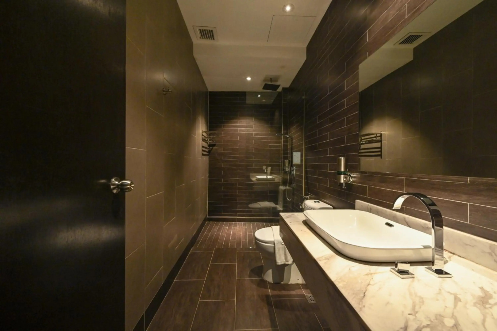 1825 Gallery Hotel
