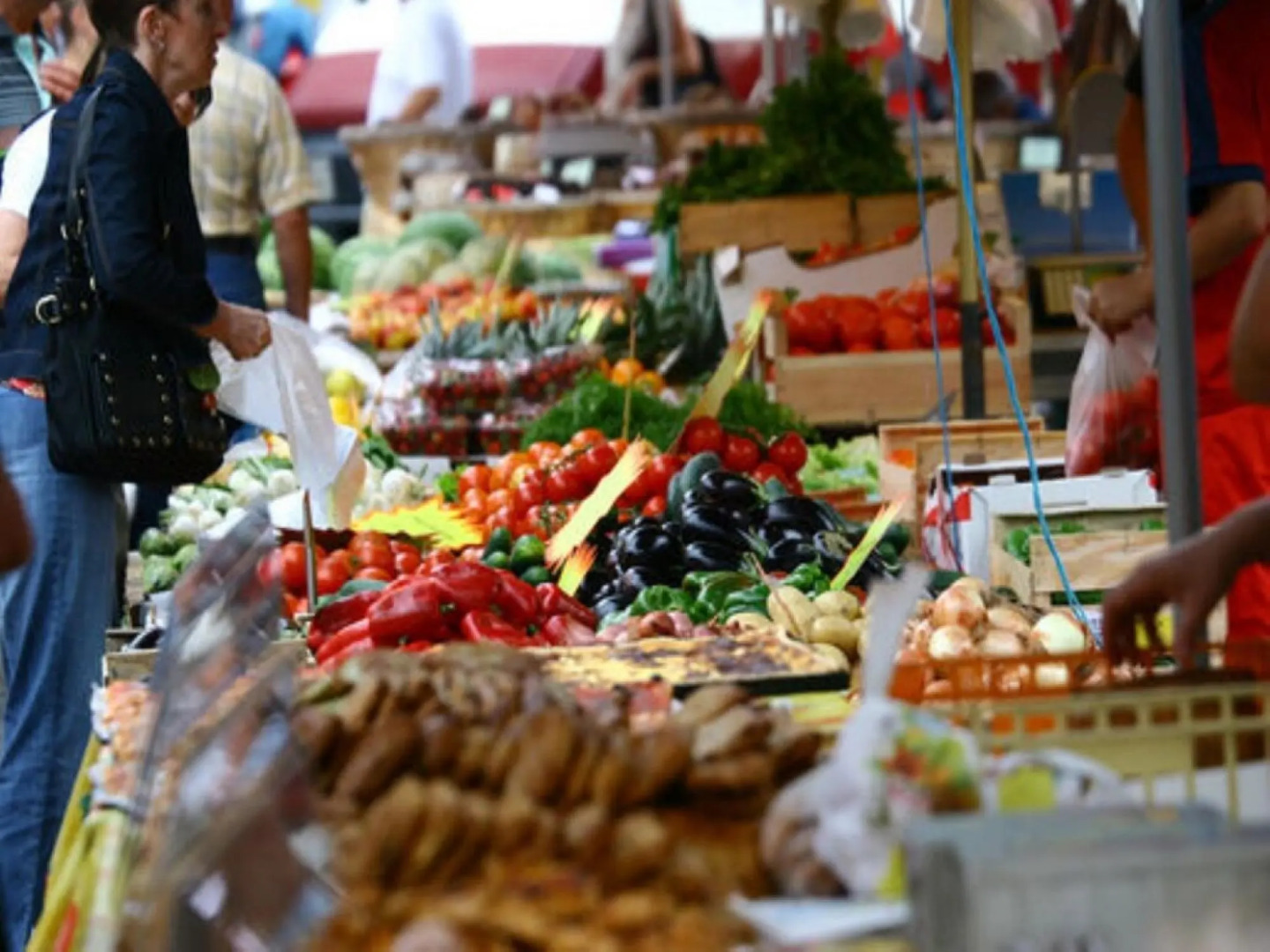 Authentic Holiday Home in Puy-l'evêque With Swimming Pool