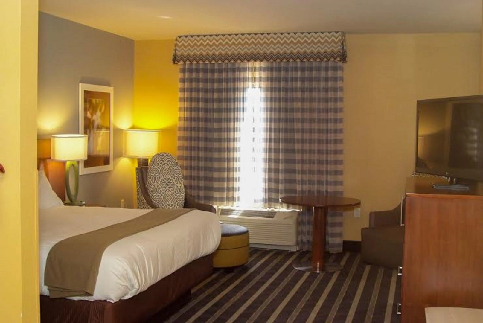 Holiday Inn Express & Suites Perry-National Fairground Area #34 by IHG