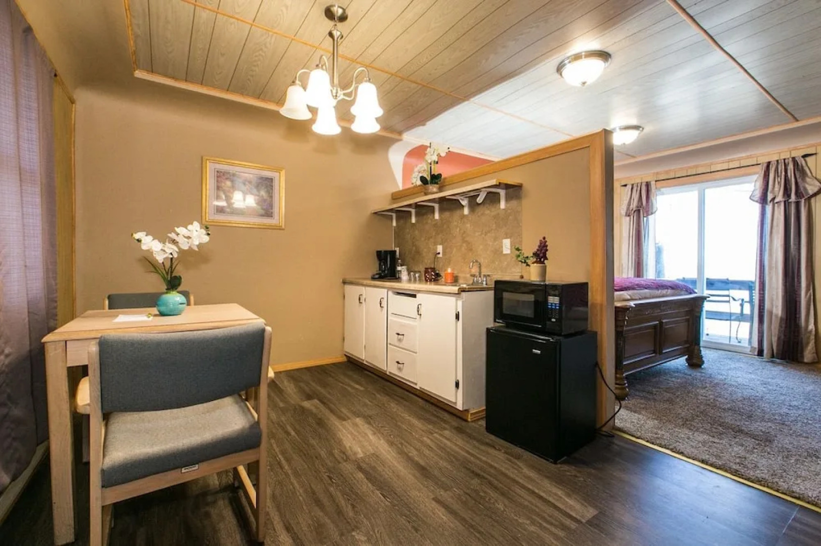 The Wisconsin Wood Inn