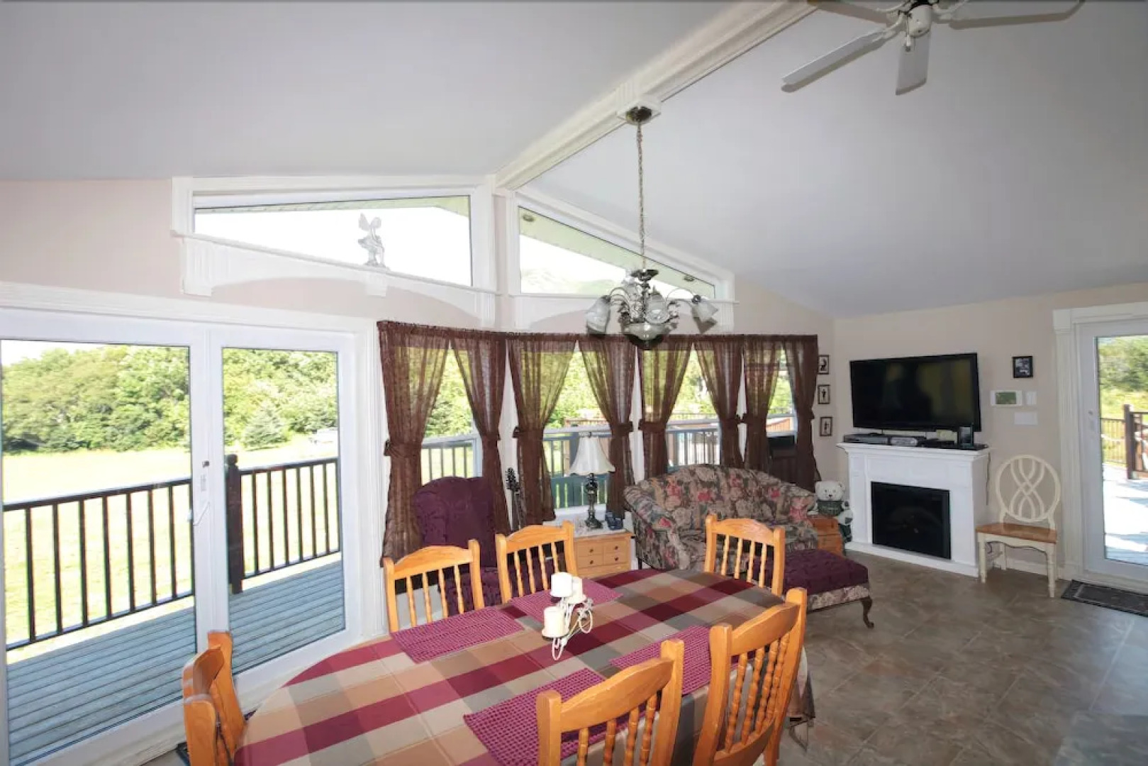 Highland Breeze Accommodations