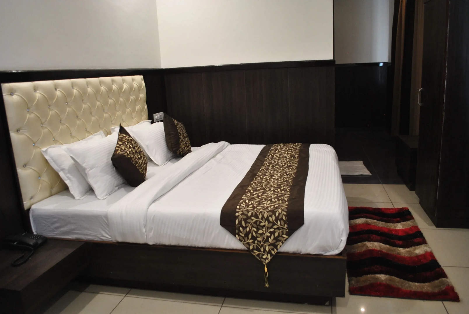 Green Hotel & Restaurant