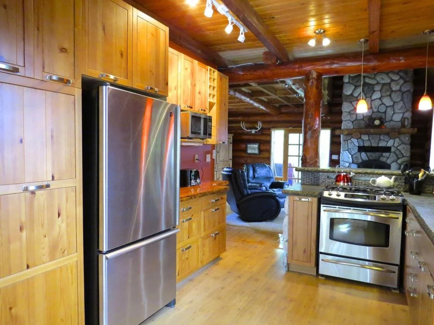 Handsome Dan's at Otter Point