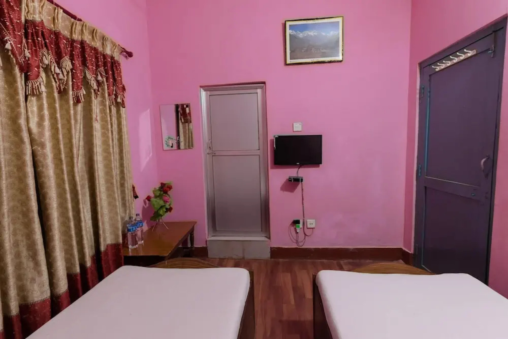 SPOT ON 617 Hotel Hemant