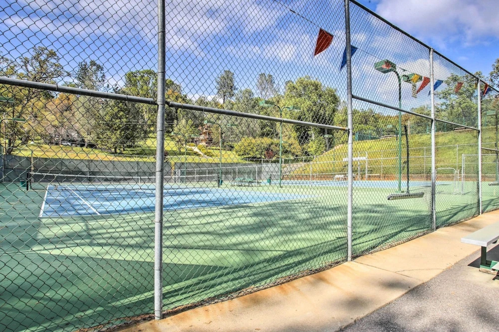 Community Perks: Welcoming Groveland Home