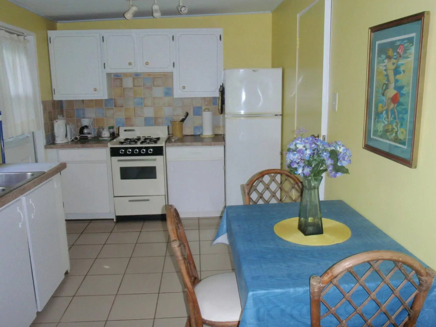 Eldemire's Tropical Island Inn