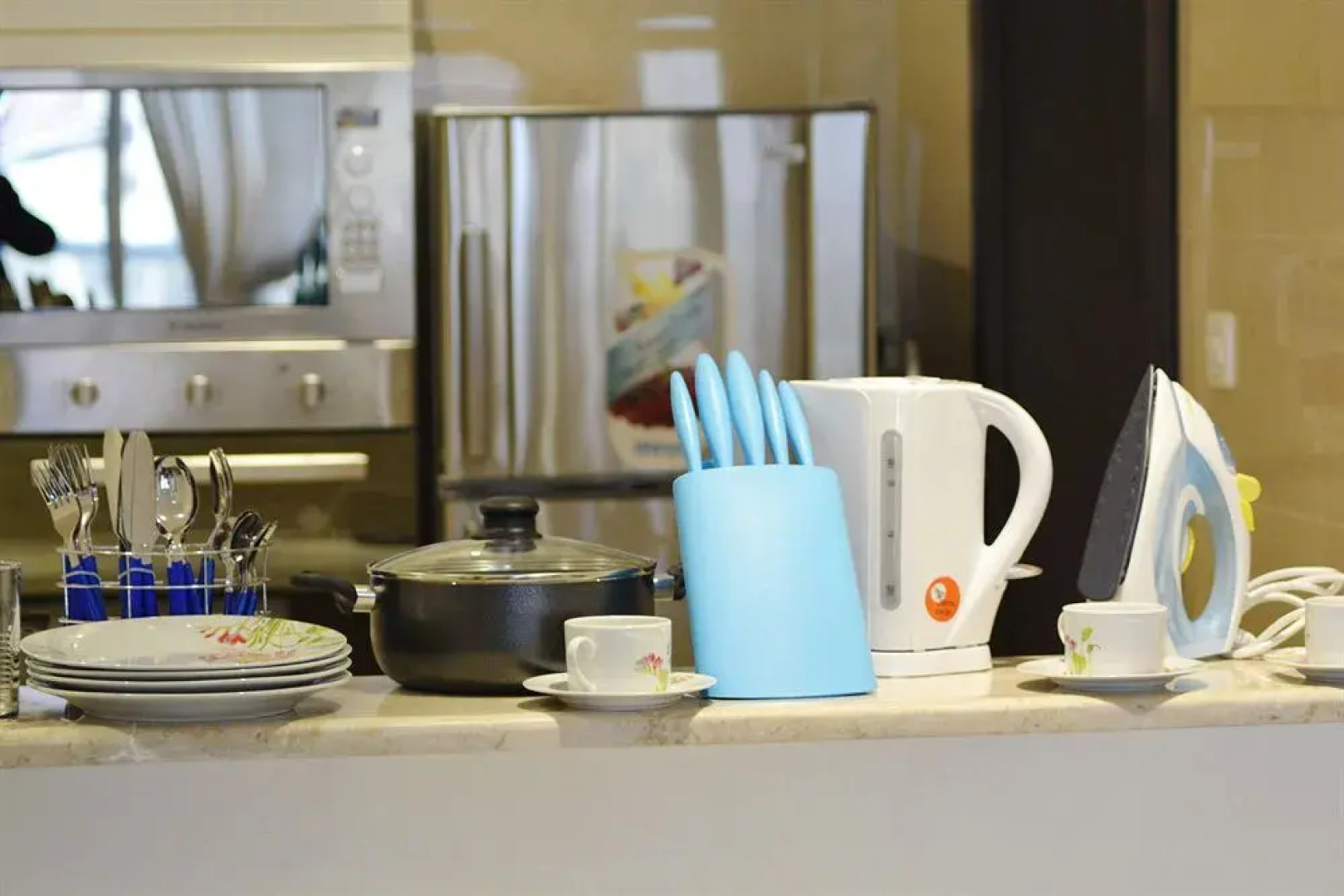 Leaders Plaza Apartments