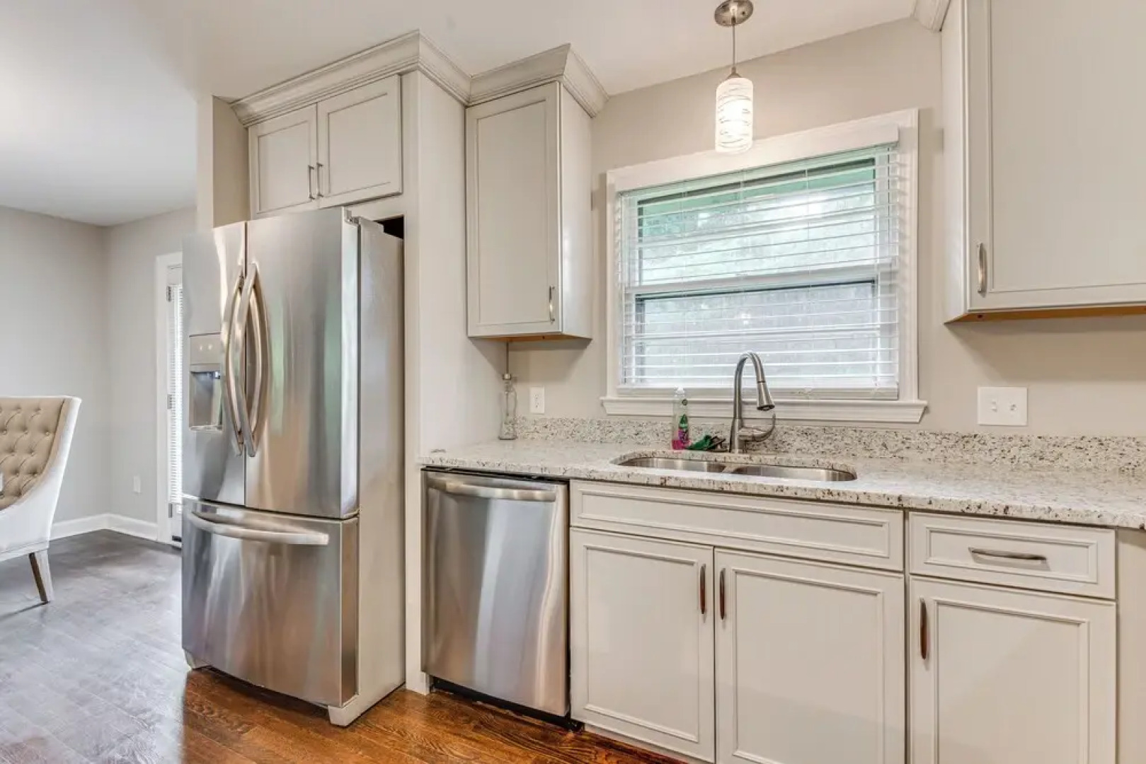 Chic College Park Cottage ~ 2 Mi to Main Street!