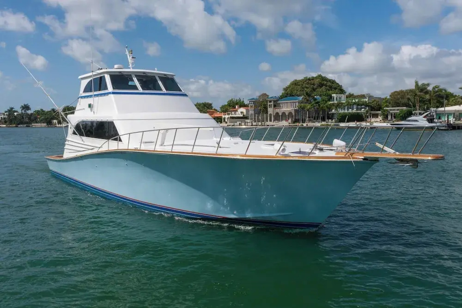 Tavern on the Bay Hotel & Marina