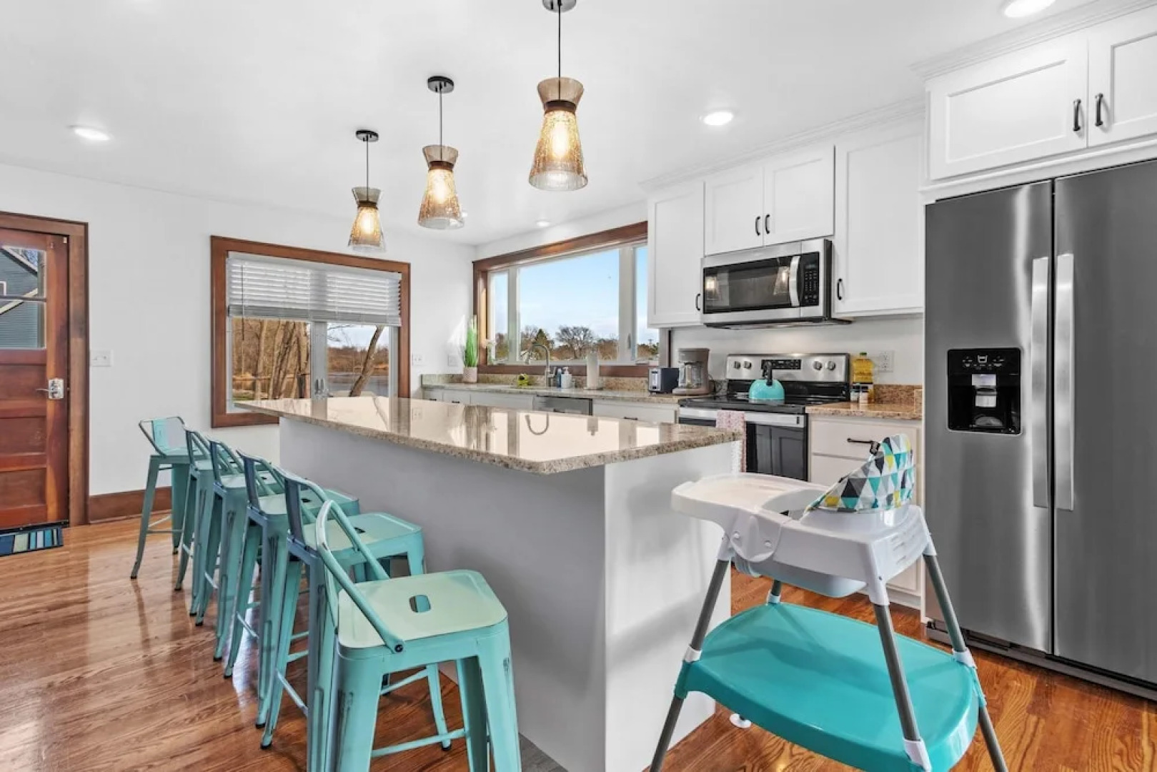 Riverfront Kayaks Bay Access Sleeps 15