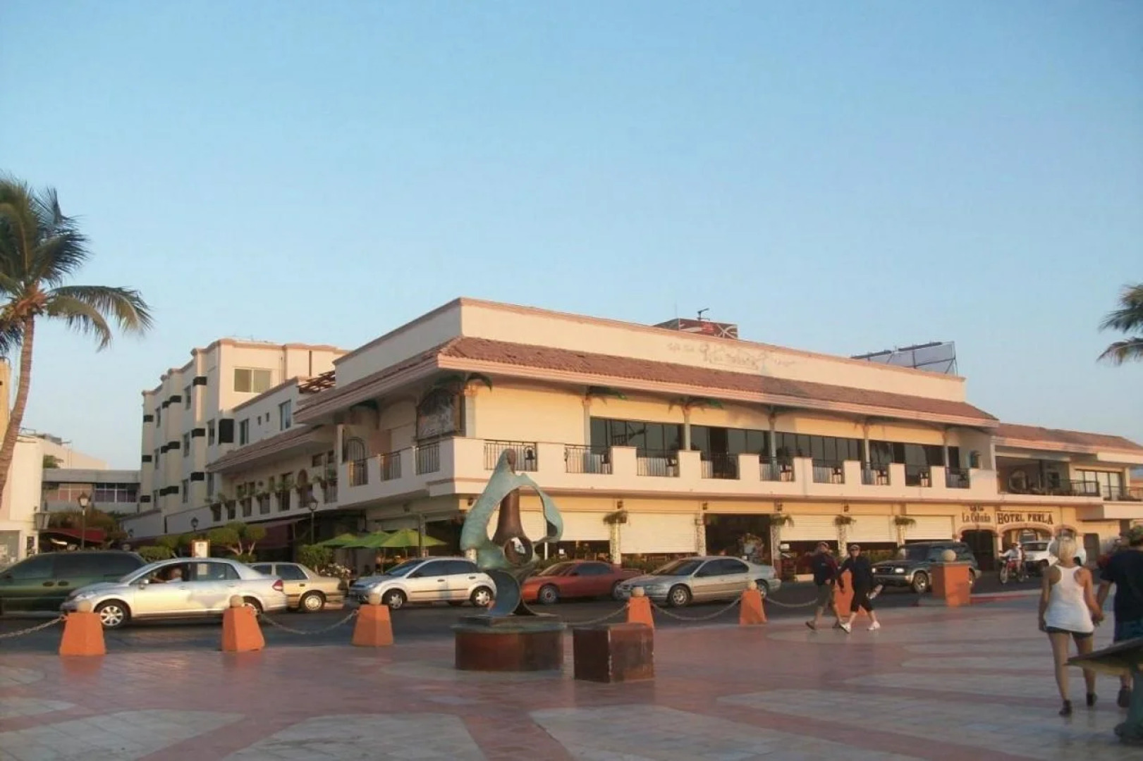 Perla La Paz, Tapestry Collection by Hilton