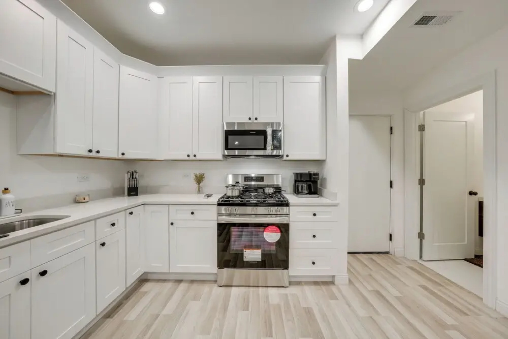 Townhome < 5 Mi to Naperville & Morton Arboretum