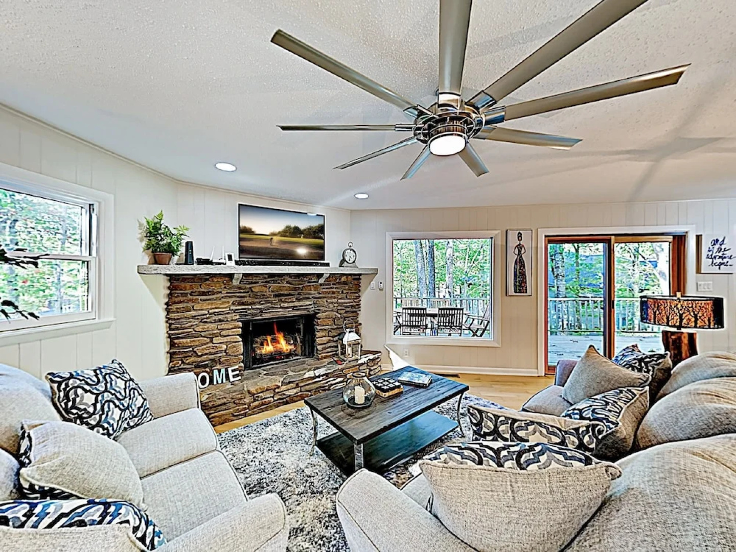 New Listing! The Chocolate W/ Kayaks 2 Bedroom Home