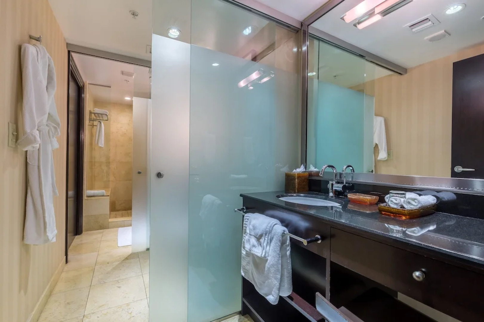 SBV Luxury Ocean Hotel Suites