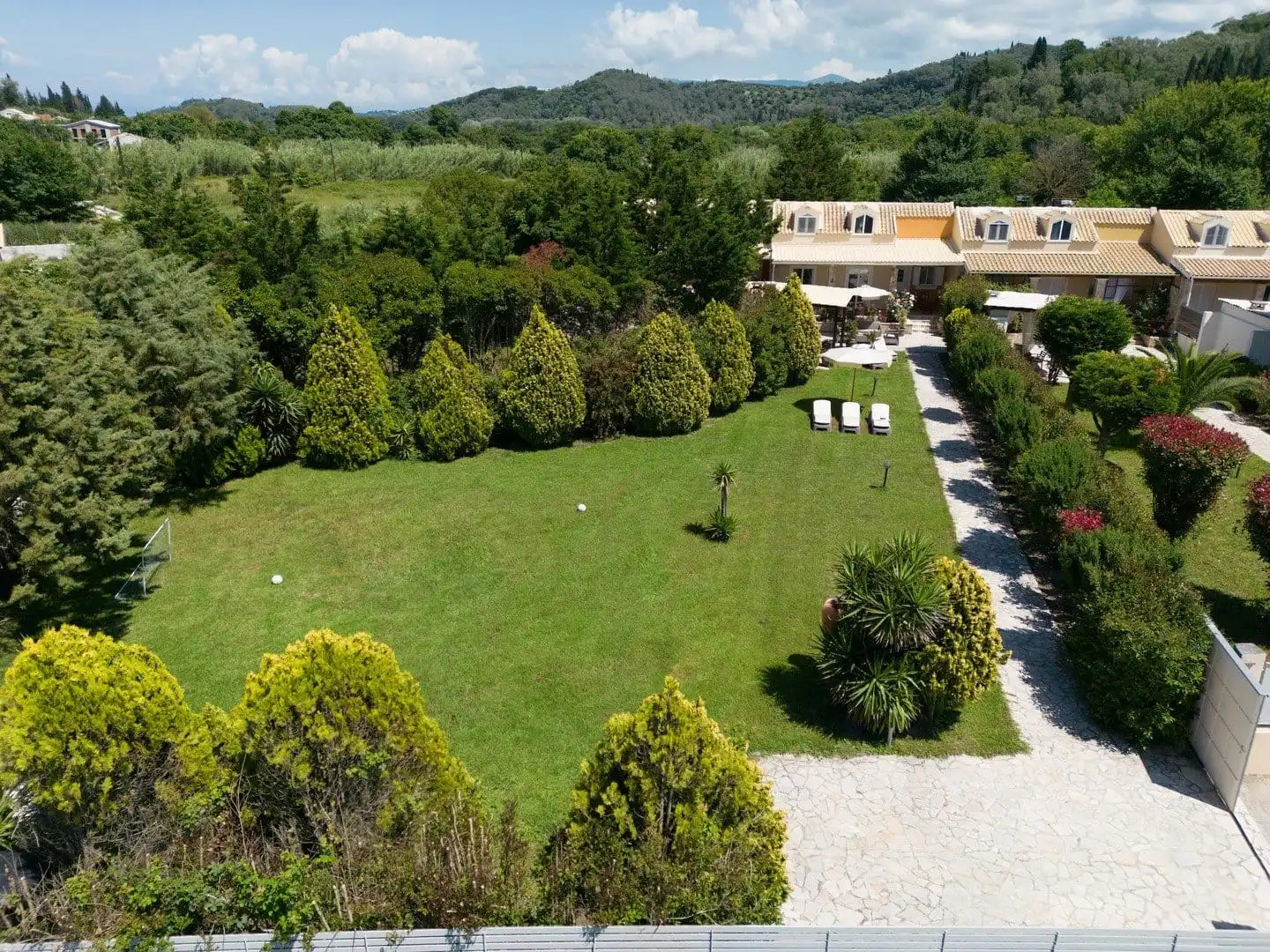 Peroulades Luxury Villa