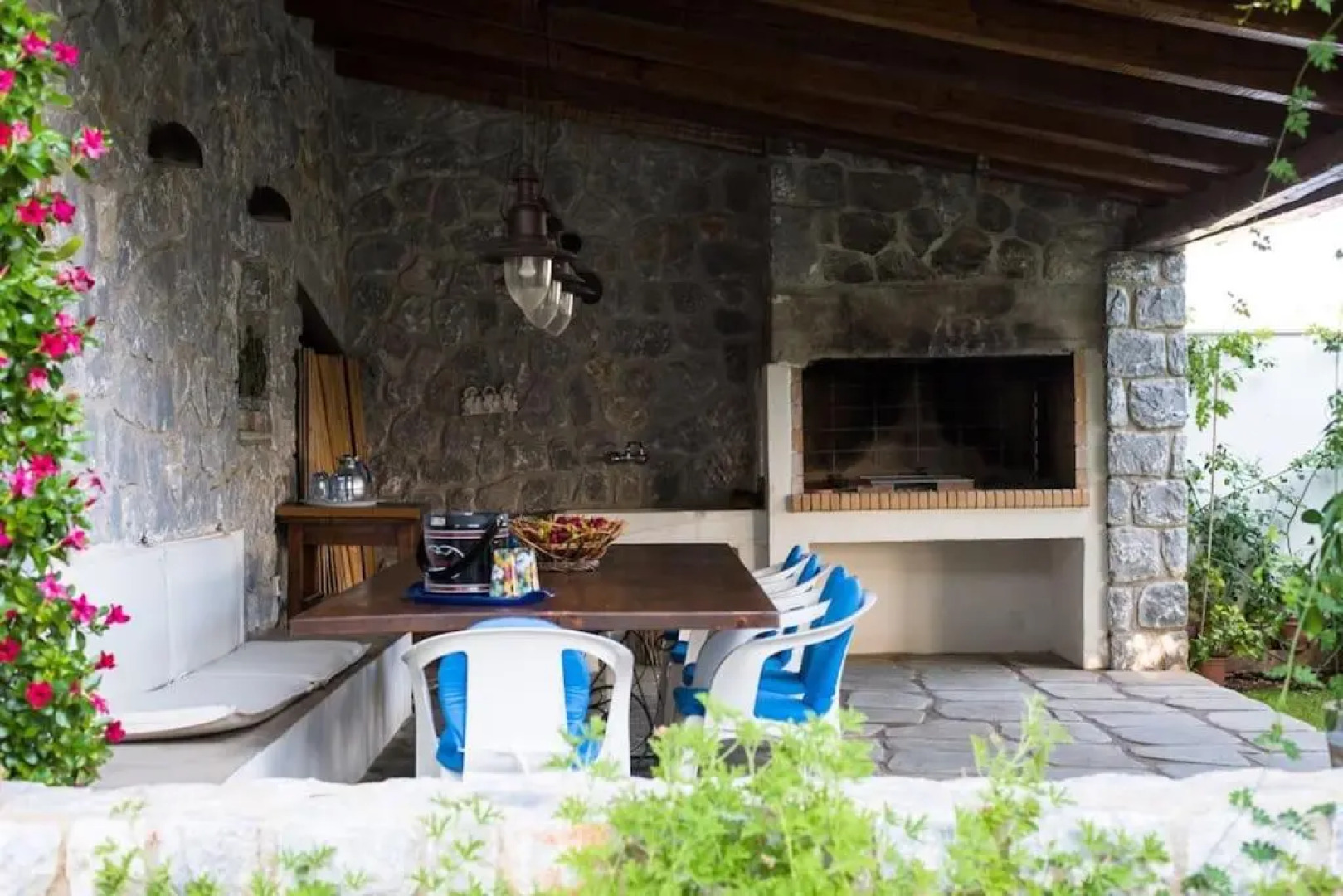 Seafront Luxury Villa w 5-en Suite BR BBQ