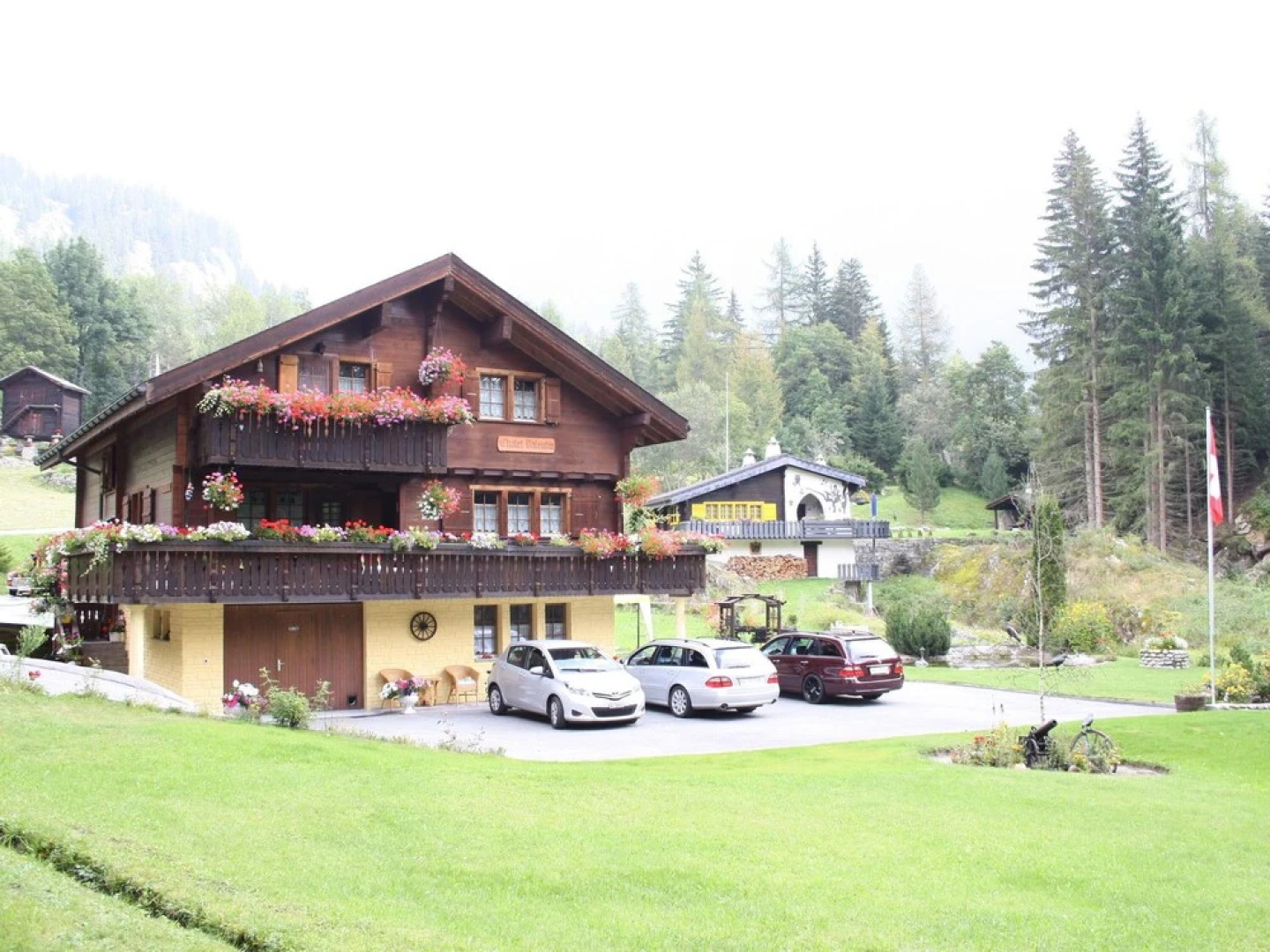 Pretty Apartment With Garden, Terrace, Garden Furniture, BBQ