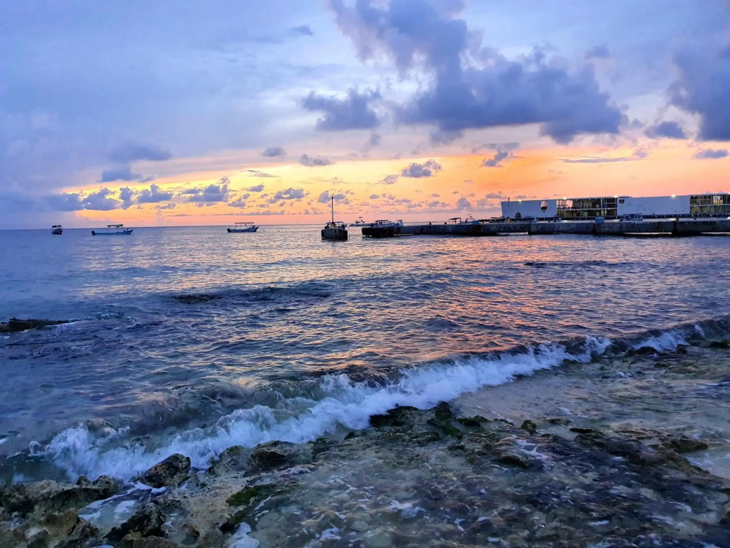 Villa Segovia @ Landmark by the Sea