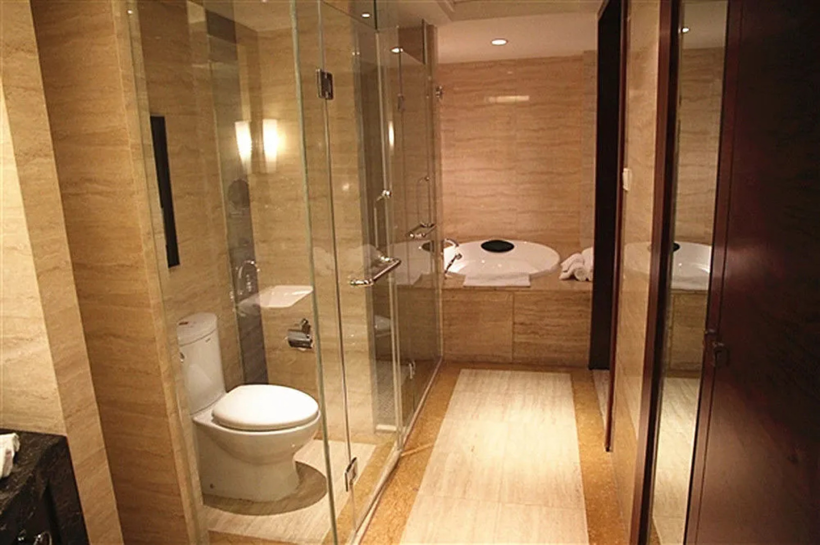 Lake View Garden Hotel