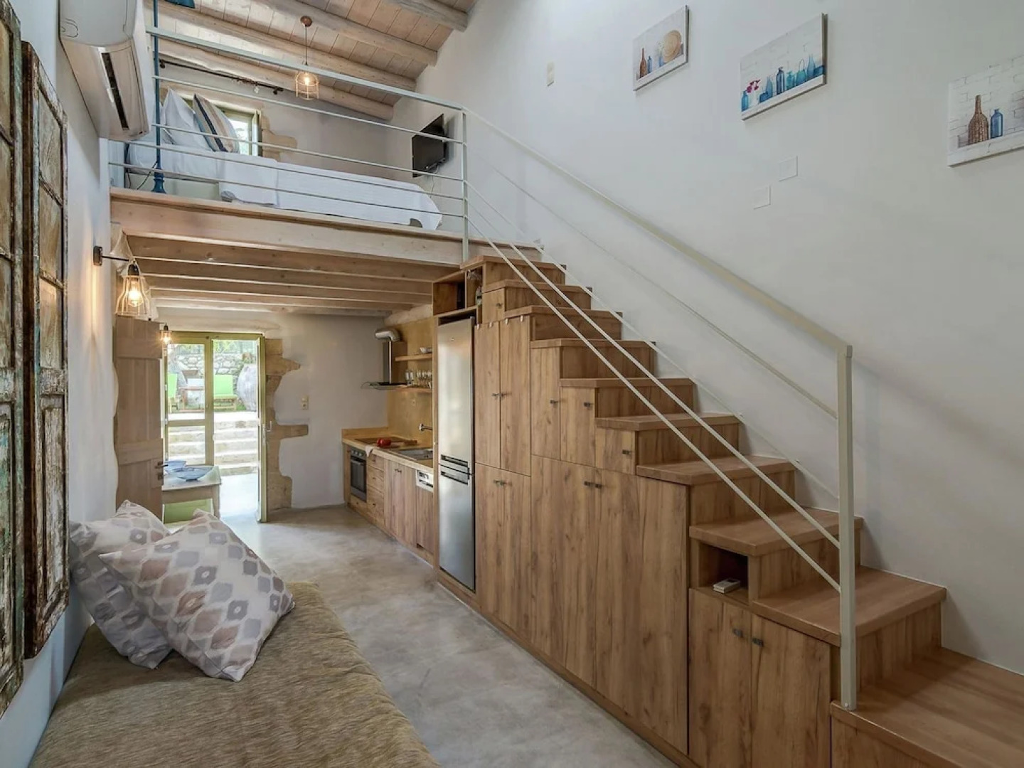 Traditional Stone Built Villa With Private Pool Near Tavern & the Beach