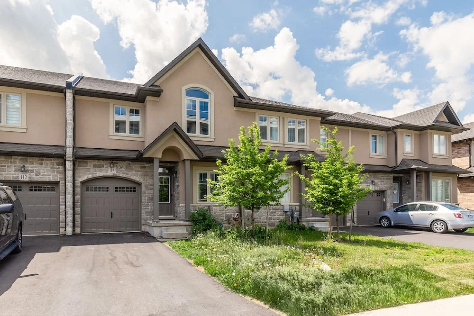 GLOBALSTAY. Modern Lake Ontario Townhomes