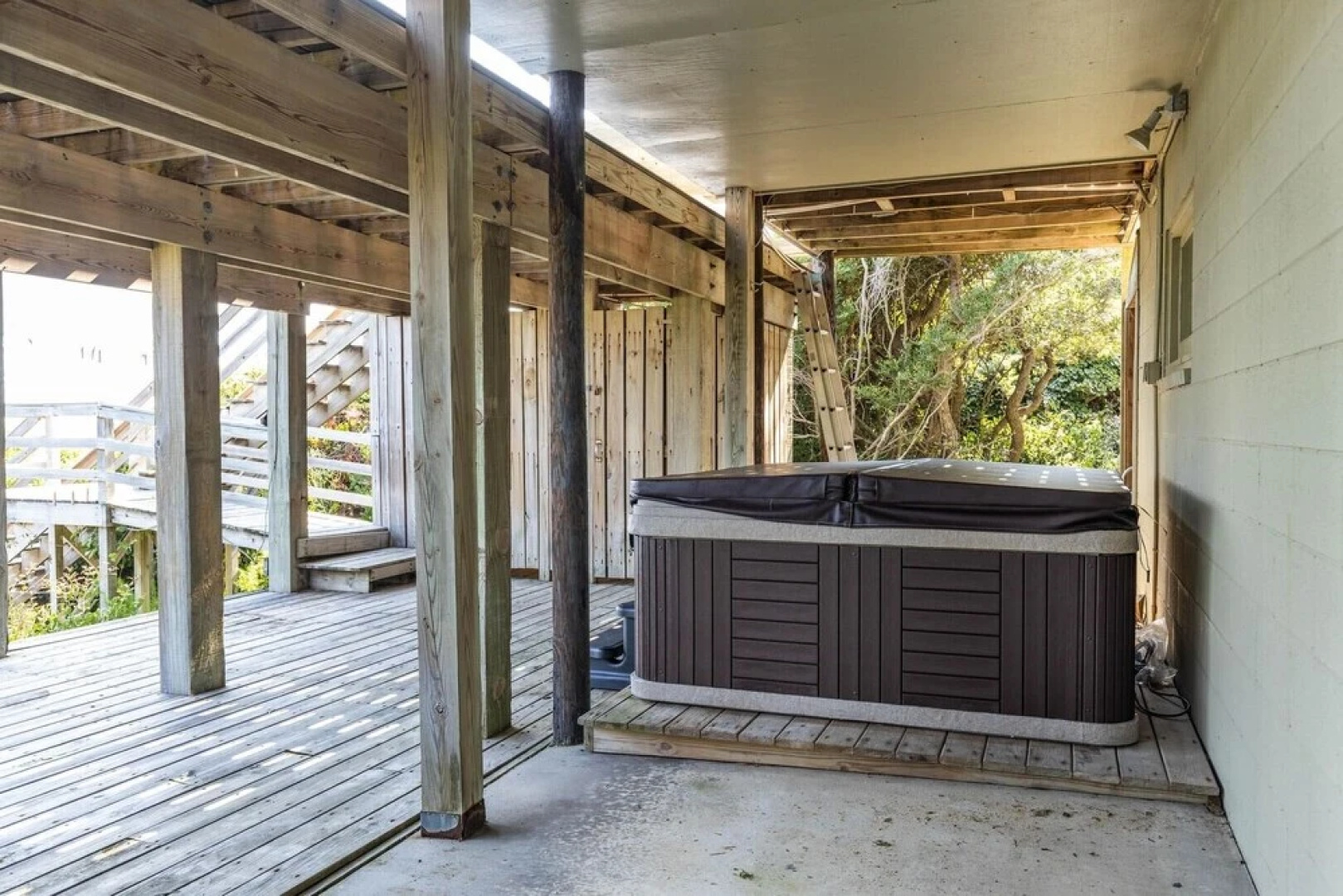 The Green Flash 4 Bedroom Home by RedAwning