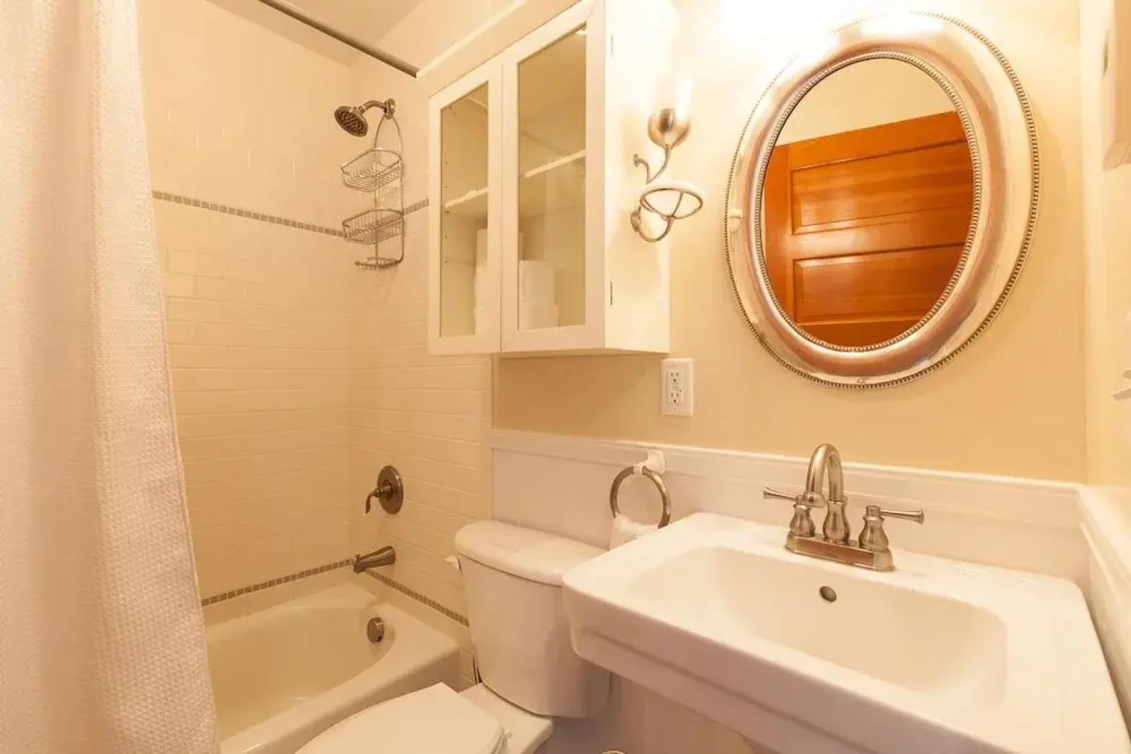 Sweet Columbia 3 Bedroom Home by Redawning