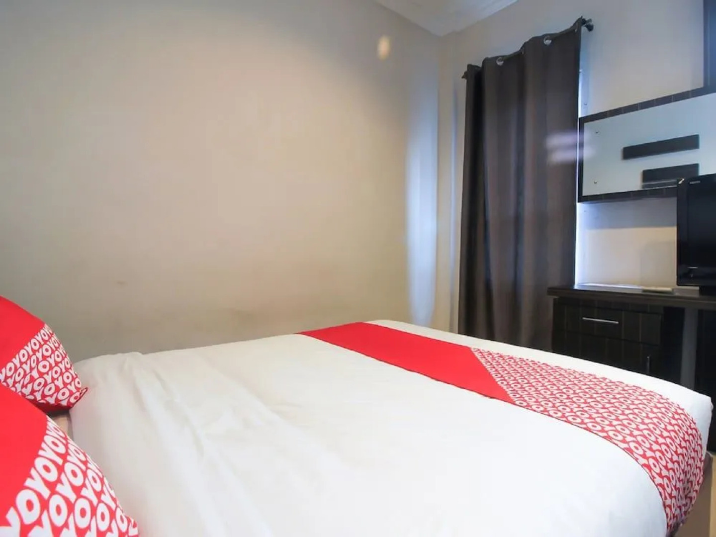 OYO 717 Hotel Dharma Utama Syariah