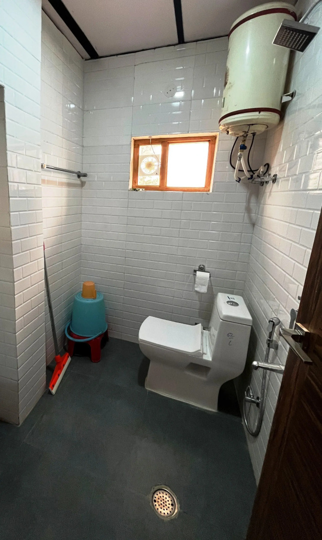 Pops Hotel and Restaurant