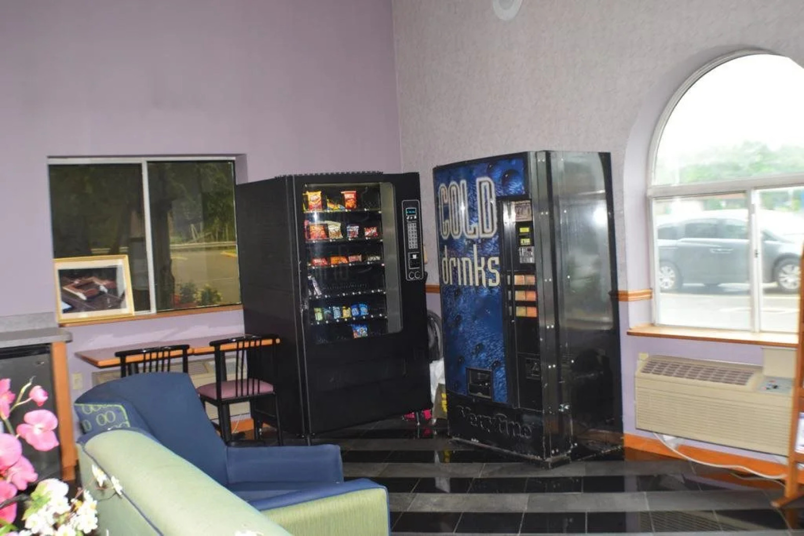 AmeriVu Inn & Suites