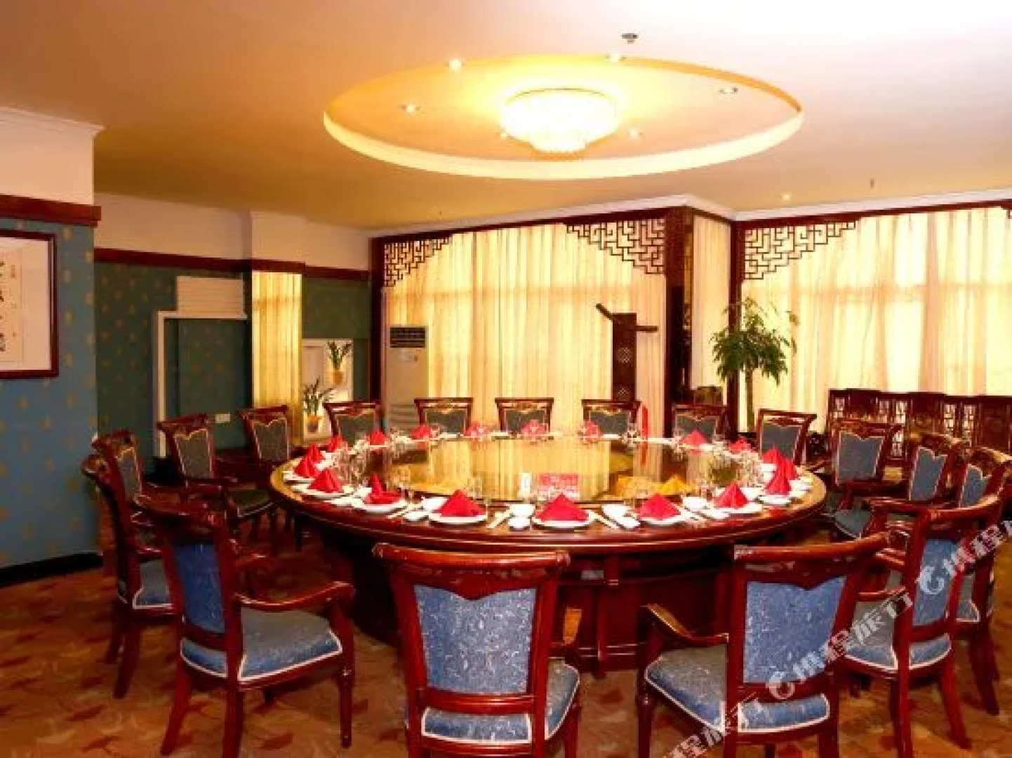 Three Gorges Feng Hotel (Zhongxian Guoyuan Road)