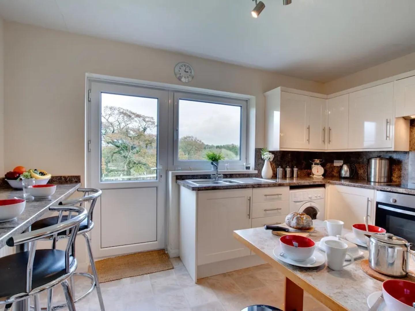 Homely Holiday Home in Saundersfoot With Garden