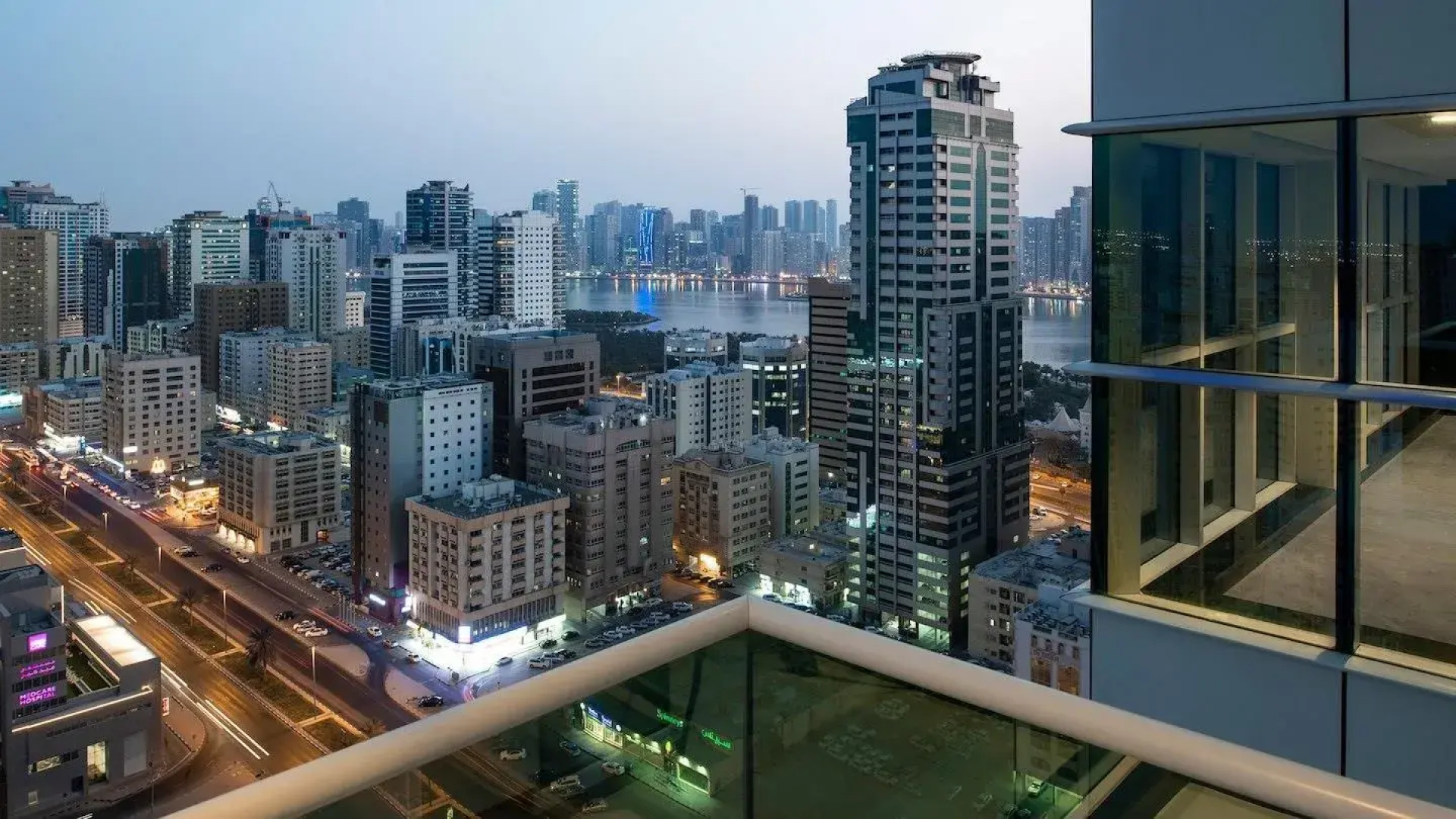 Отель Four Points by Sheraton Sharjah