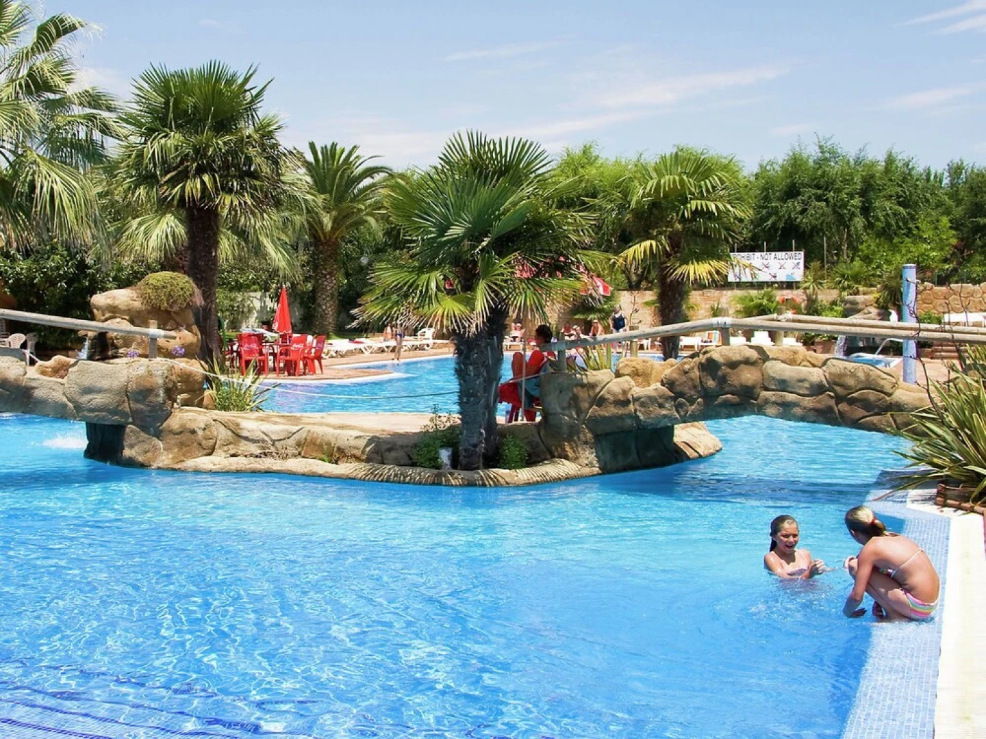 Cozy Chalet With a Terrace, Just 200 m. From the Beach