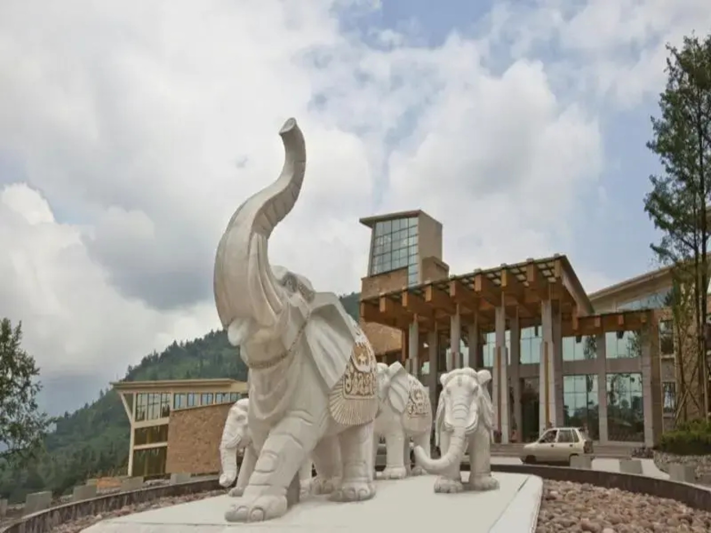 Mount Emei Qilingping Hot Spring Hotel