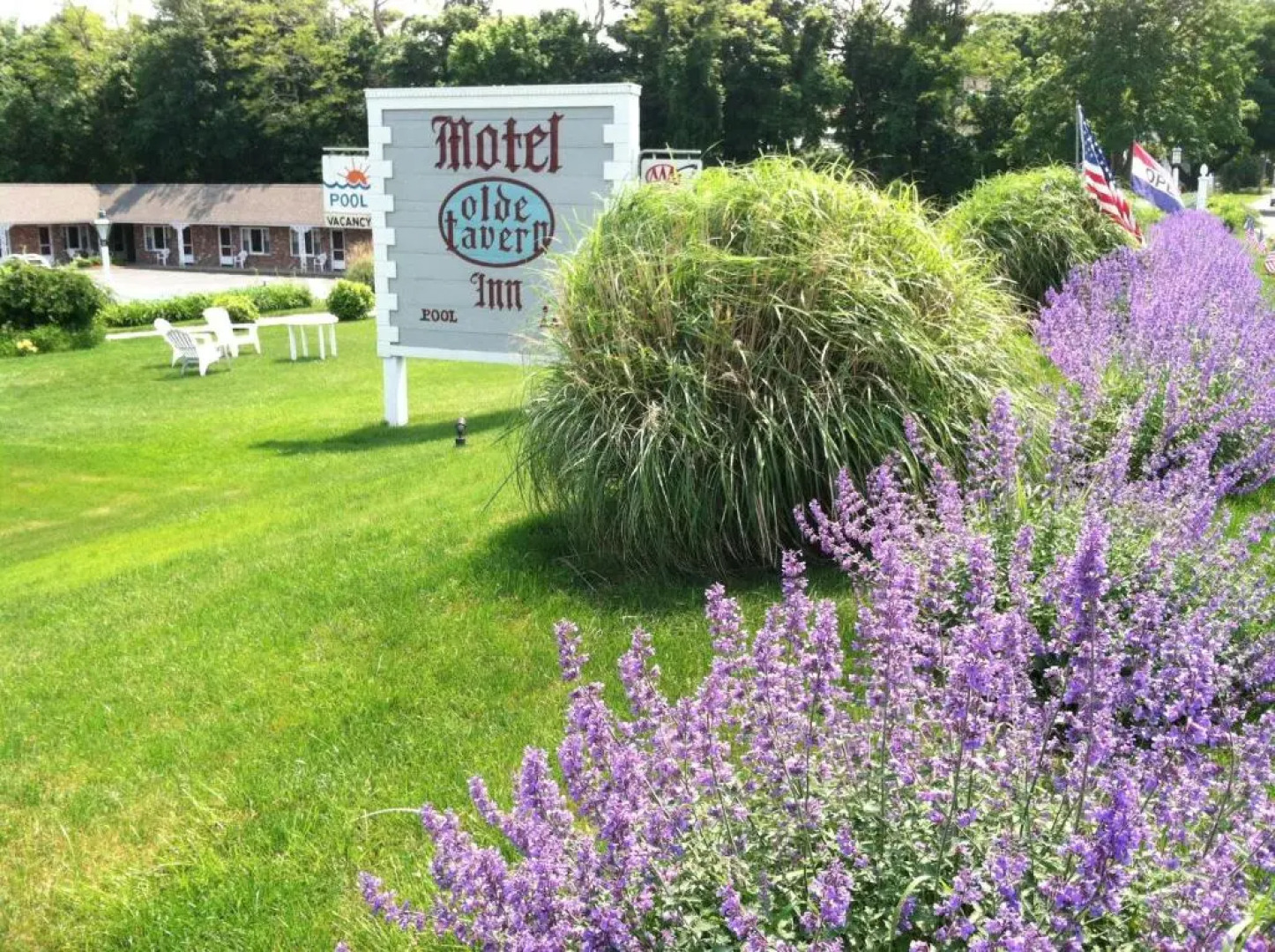 Olde Tavern Motel And Inn