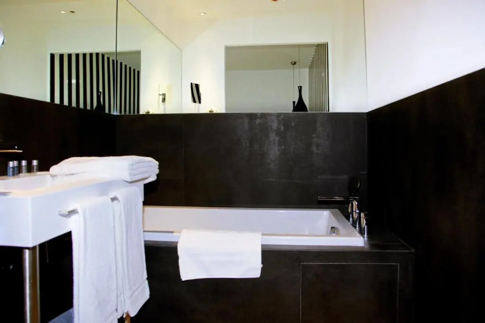 Le Pré du Moulin - Maison Alonso - Hôtel Restaurant