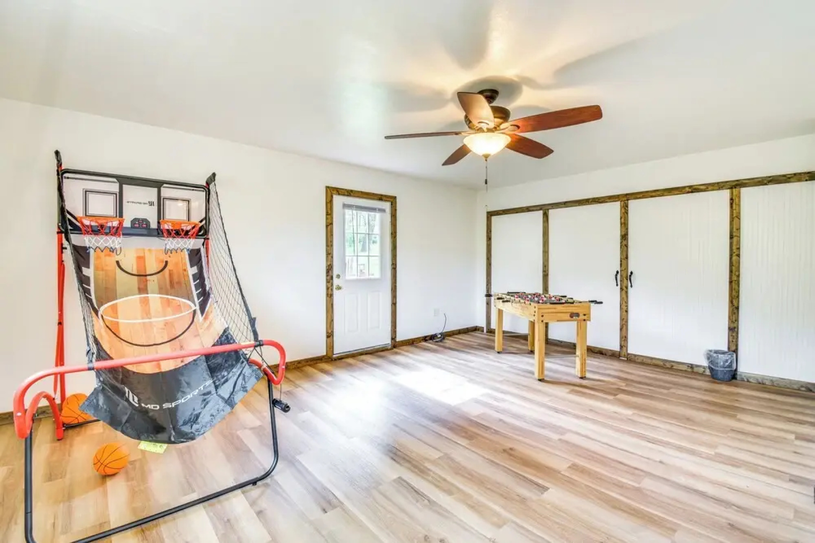 Sierra Serenity: Scenic Mtn Escape w/ Game Room