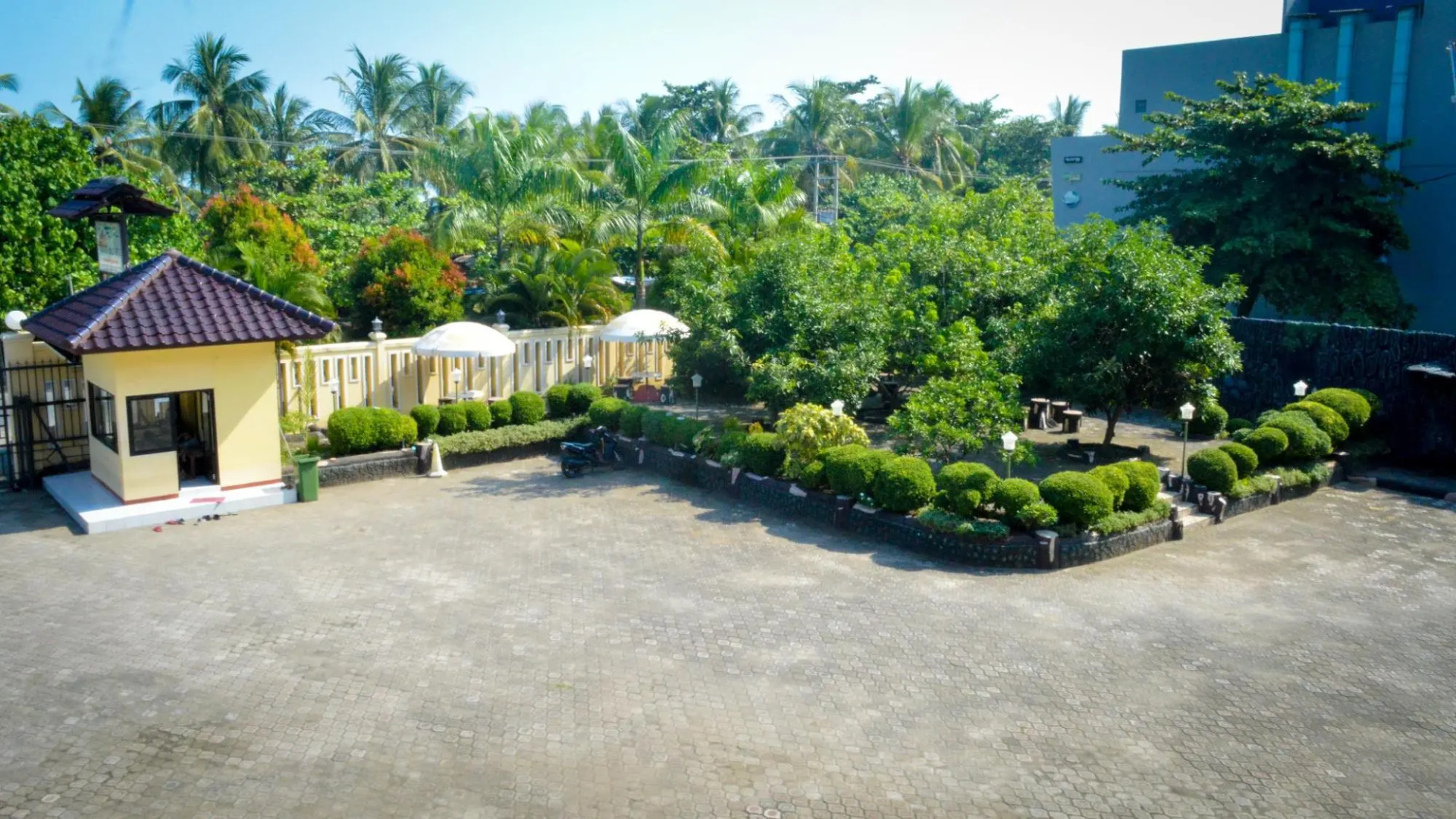 Uni Beach Hotel