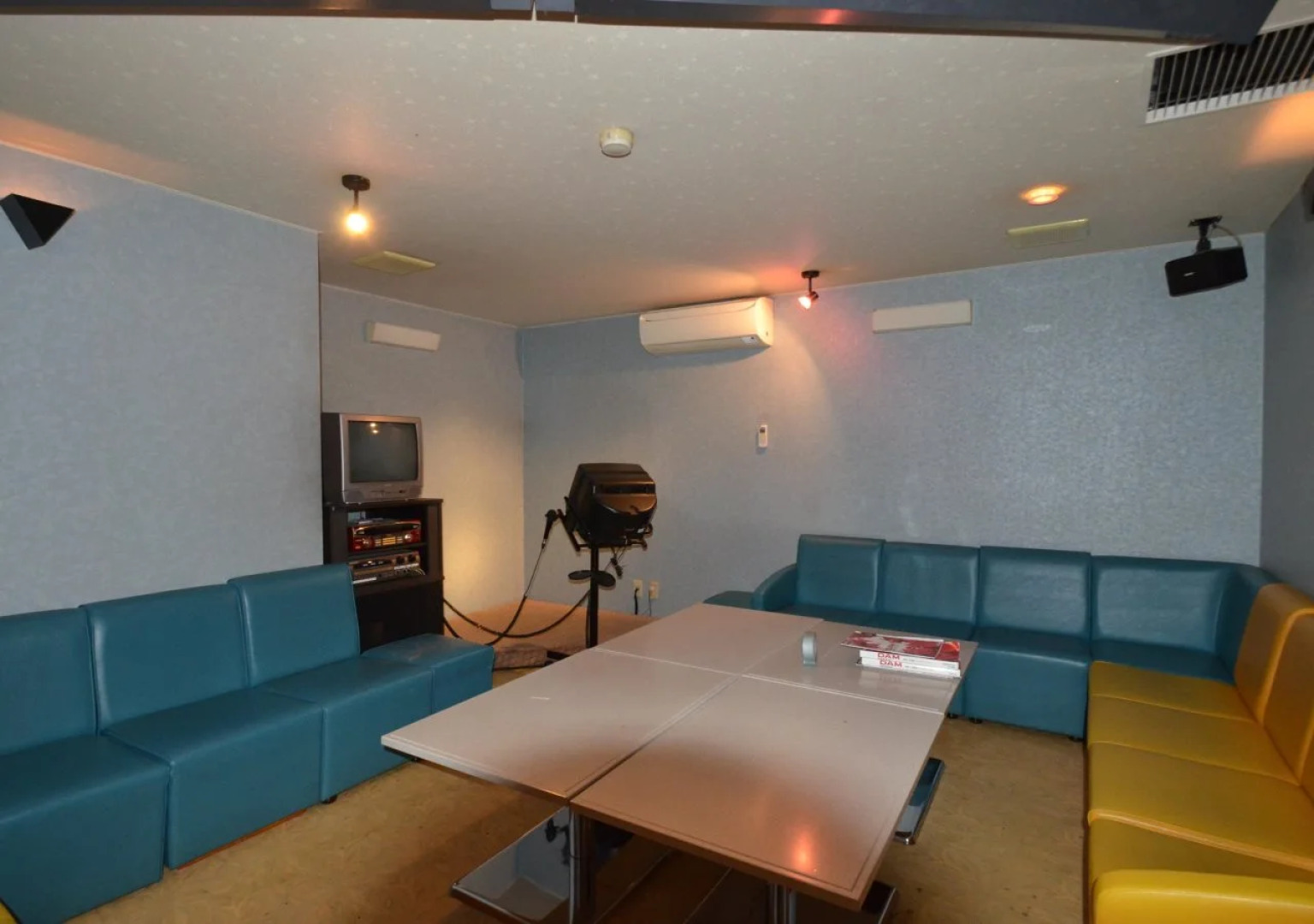 Ayaha Lakeside Hotel