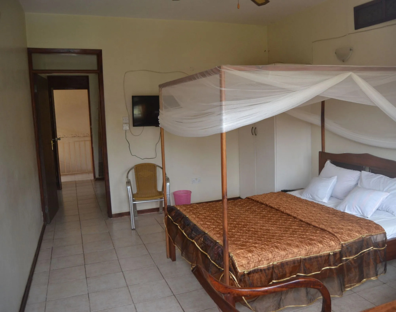 Raja Excelsior Hotel