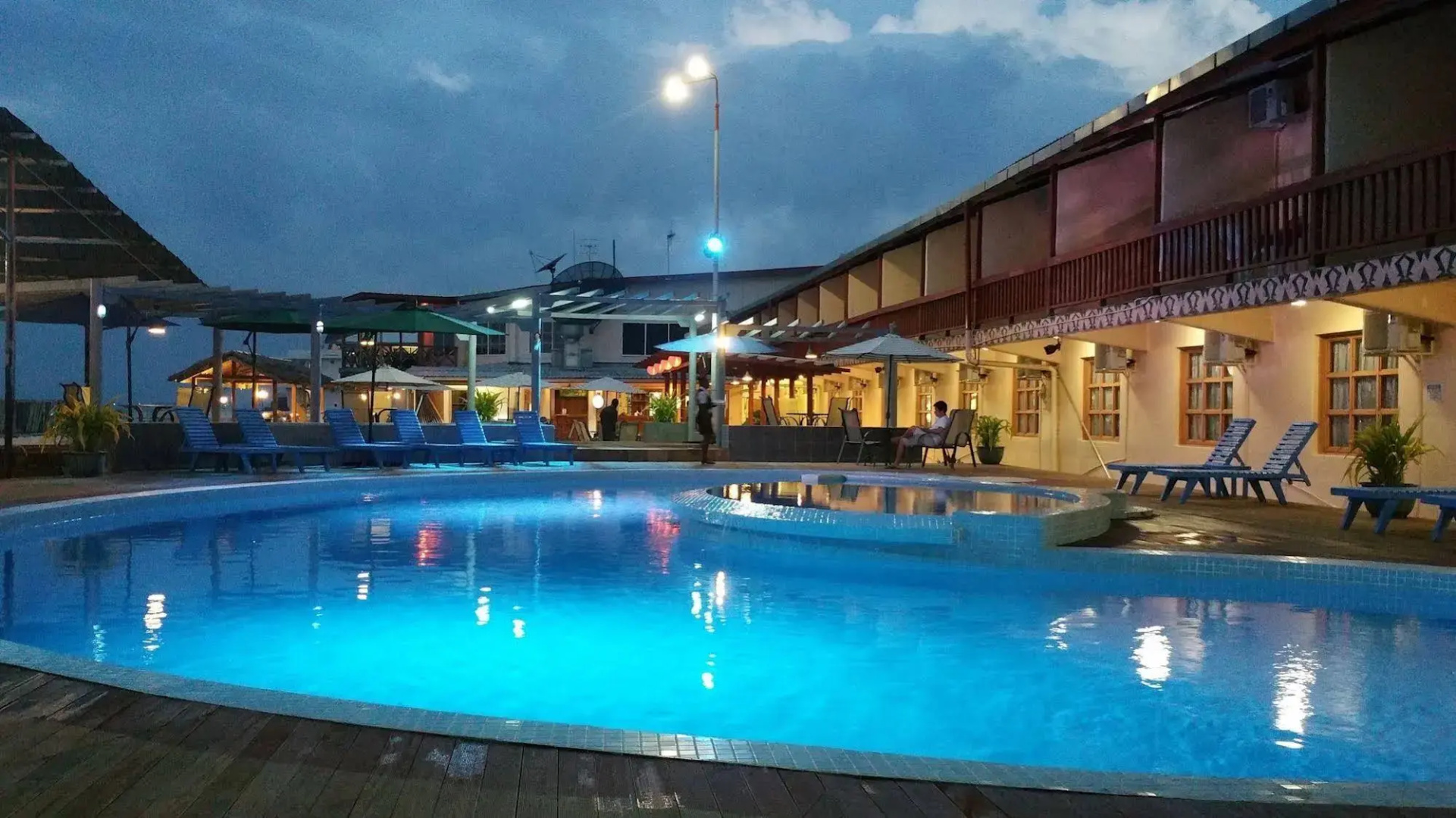 Pacific Crown Hotel