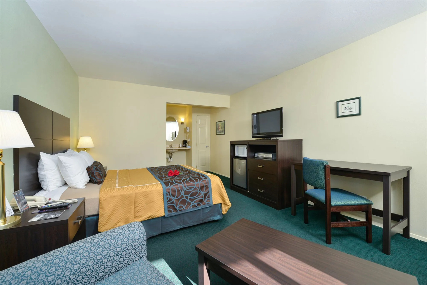 University Inn & Suites