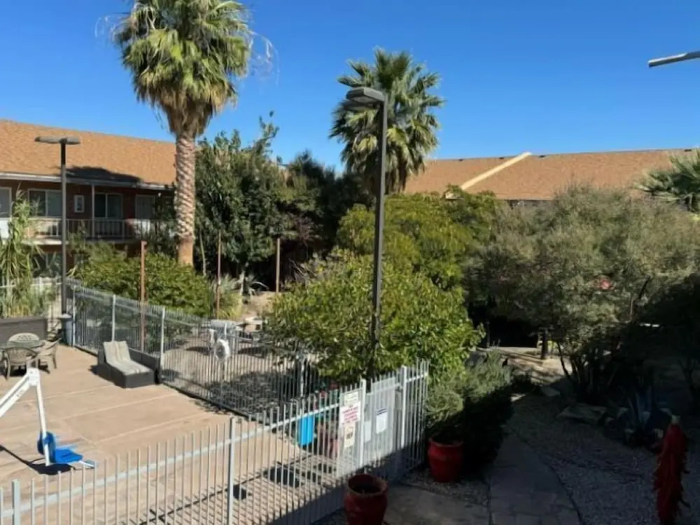 Big Chile Inn & Suites