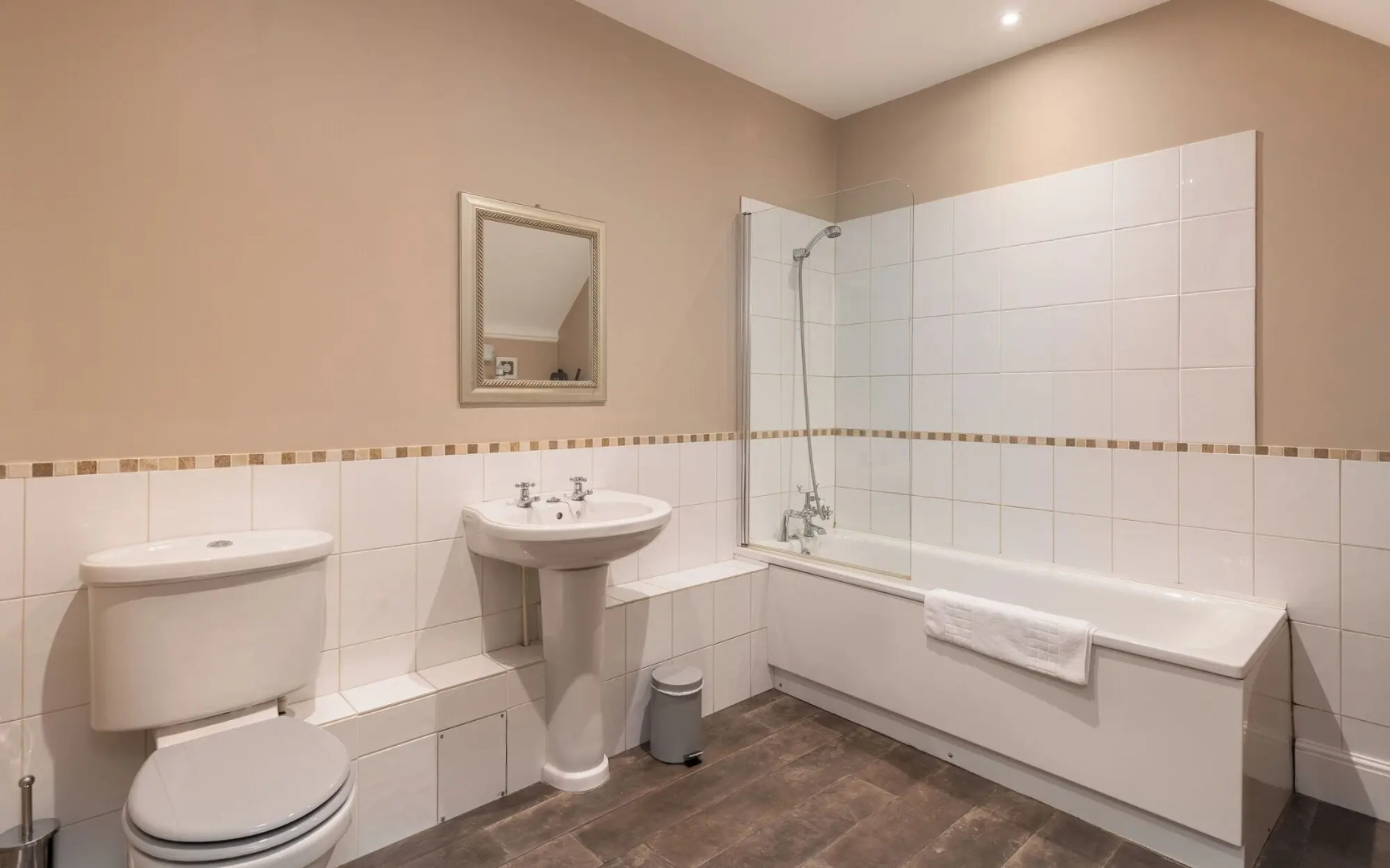 Hewitt's Restaurant & Rooms